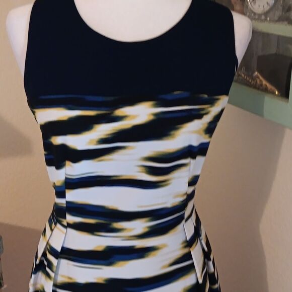 Luxe By Carmen Marc Valvo Stylish Black,Yellow And Blue Colorblock Dress - Picture 2 of 9